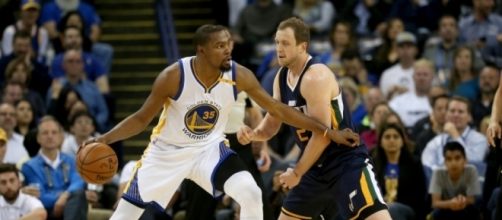 Kevin Durant and the Warriors host the Utah Jazz in Game 1 on Tuesday. [Image via Blasting News image library/realsport101.com]