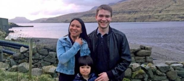 Athaya Slaetalid com o marido Jan e seu filho Jacob / BBC Brasil Athaya Slaetalid com o marido Jan e seu filho Jacob / BBC Brasil