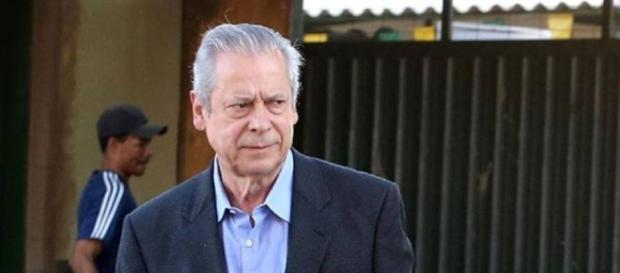 Ex-ministro José Dirceu foi solto nesta terça-feira (02) por decisão do Supremo Tribunal Federal Ex-ministro José Dirceu foi solto nesta terça-feira (02) por decisão do Supremo Tribunal Federal