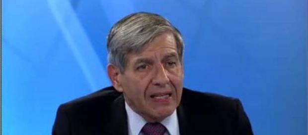 General Augusto Heleno pede humildade para os ministros do Supremo General Augusto Heleno pede humildade para os ministros do Supremo