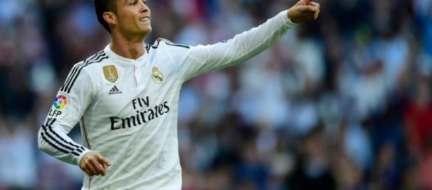 Real Madrid: Cristiano Ronaldo empile les records - (rtl.fr) Real Madrid: Cristiano Ronaldo empile les records - (rtl.fr)