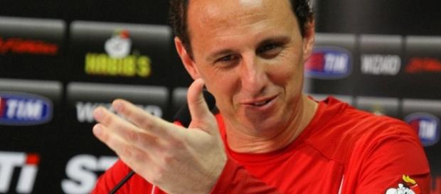 Treinador do São Paulo 'trollou' profissional da imprensa Treinador do São Paulo 'trollou' profissional da imprensa