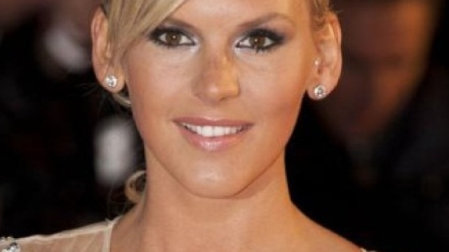 Amélie Neten et un présentateur télé de retour dans la maison des ... - potins.net