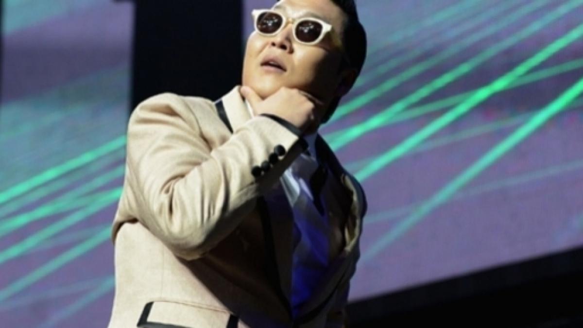 Psy Earns Youtube S Diamond Play Button For Earning 10 Million Subscribers