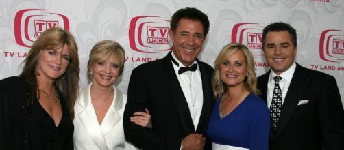 Maureen McCormick, Barry Williams, And The Rest Of The 'Brady ... - inquisitr.com