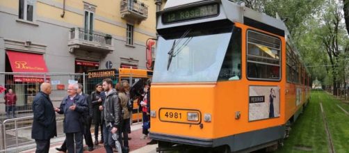 Milano, ragazza travolta dal tram: piede amputato
