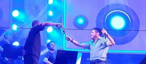Organizadores querem o dinheiro de volta após show com cantor Bruno bêbado (Foto: Reprodução)
