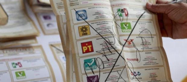 El odio-amor de los mexicanos al proceso electoral. El odio-amor de los mexicanos al proceso electoral.