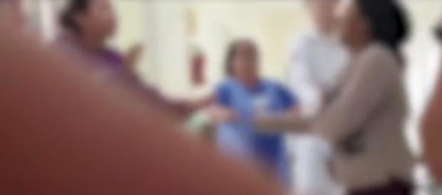 Funcionários dizem que não é a primeira vez que ocorre agressão no posto (Foto: Reprodução/Vídeo) Funcionários dizem que não é a primeira vez que ocorre agressão no posto (Foto: Reprodução/Vídeo)