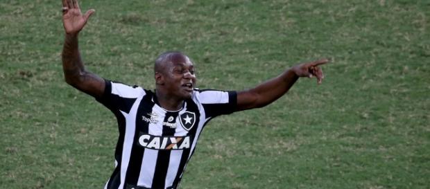 Jogador segue afastado do elenco do Botafogo Jogador segue afastado do elenco do Botafogo