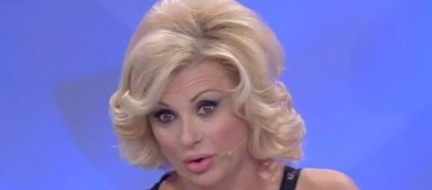 Tina Cipollari resta a Uomini e Donne e spiega i motivi per i quali non parteciperà alla nuova edizione di Pechino Express Tina Cipollari resta a Uomini e Donne e spiega i motivi per i quali non parteciperà alla nuova edizione di Pechino Express