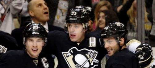 The Pittsburgh Penguins grabbed Game 1 late, will they keep momentum in Game 2? [Image via Blasting News image library/penslabyrinth.com]