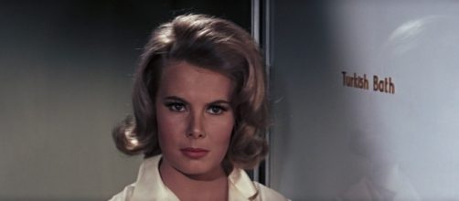 È scomparsa ieri l'attrice inglese Molly Peters: aveva recitato al fianco di Sean Connery in "007 - Operazione Tuono"