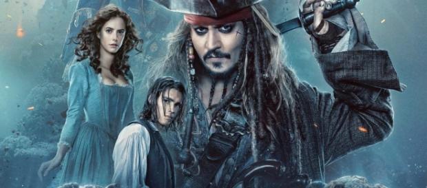 I Pirati dei Caraibi tornano nelle sale e il loro produttore, Bruckheimer, decide di inserire una scena spoiler al termine del film I Pirati dei Caraibi tornano nelle sale e il loro produttore, Bruckheimer, decide di inserire una scena spoiler al termine del film