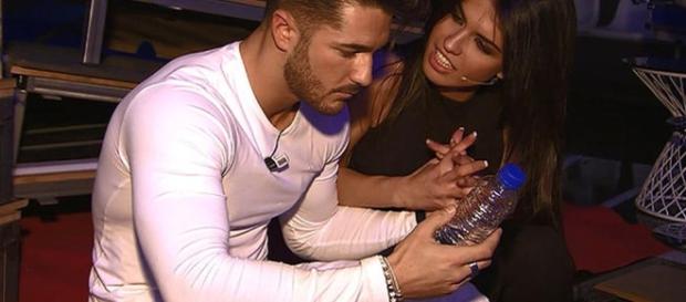 MYHYV: La noche de amor entre Sofía y Hugo fuera de MYHYV - lavanguardia.com MYHYV: La noche de amor entre Sofía y Hugo fuera de MYHYV - lavanguardia.com