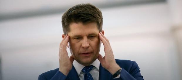 Ryszard Petru znowu zadziwia (fakt.pl) Ryszard Petru znowu zadziwia (fakt.pl)