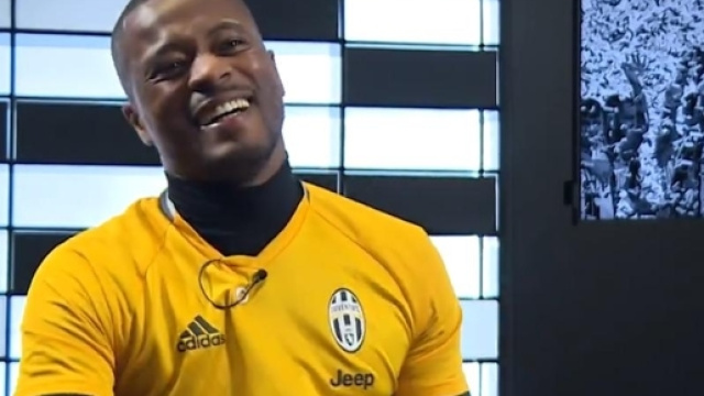 Evra imita Cuadrado e “No good” Mandzukic: risate su Jtv Evra ... - lastampa.it