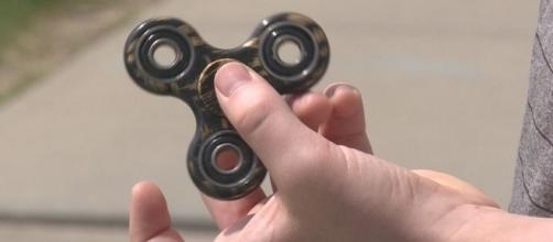 Fidget spinners: new trend in schools - Photo: Blasting News Library - kare11.com