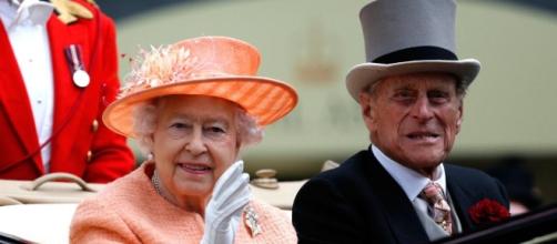 Queen Elizabeth, Prince Philip: Buckingham Palace emergency ... - com.au