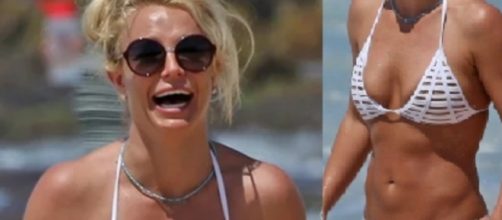 #BritneySpears sfoggia i suoi addominali scolpiti. #BlastingNews