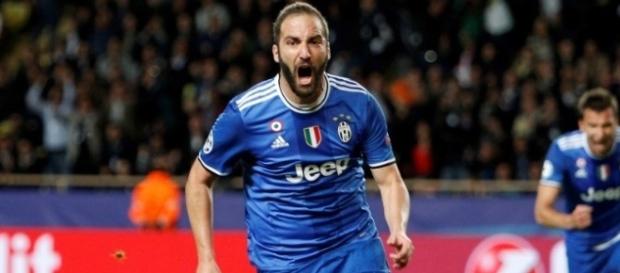 Gonzalo Higuaín grita tras anotar el primer tanto de la noche. (vía twitter - Diario Olé). Gonzalo Higuaín grita tras anotar el primer tanto de la noche. (vía twitter - Diario Olé).