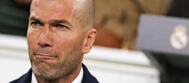 Le Real Madrid bientôt sans Karim Benzema, la réaction de Zinedine Zidane Le Real Madrid bientôt sans Karim Benzema, la réaction de Zinedine Zidane