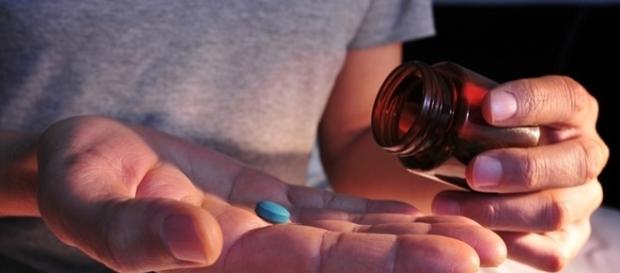 O uso de remédios estimulantes é uma das opções que os homens encontram para tentar resolver seus probleminhas de desempenho sexual O uso de remédios estimulantes é uma das opções que os homens encontram para tentar resolver seus probleminhas de desempenho sexual