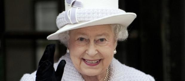 Queen of England waves to admirers / photo: PD / BN Photo Library Queen of England waves to admirers / photo: PD / BN Photo Library