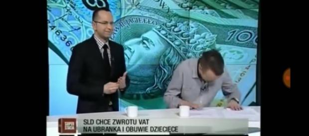 Redaktor nie mógł powstrzymać śmiechu po słowach posła Szczerby. Redaktor nie mógł powstrzymać śmiechu po słowach posła Szczerby.