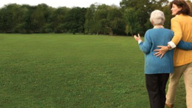 badanti e colf: guida al regolare contratto, alle ferie e allo stipendio