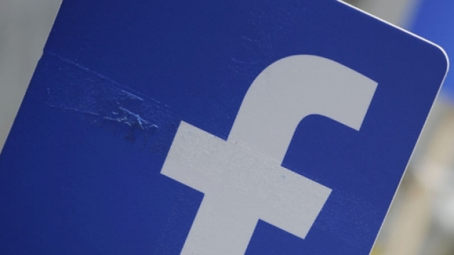 Odio e violenza su Facebook: assumer&agrave; 3000 persone per vigilare contenuti pubblicati