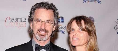 Actor Robert Carradine and Wife Divorcing After 25 Years of Marriage - people.com