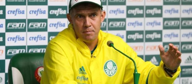 Eduardo Baptista está fora do Palmeiras Eduardo Baptista está fora do Palmeiras
