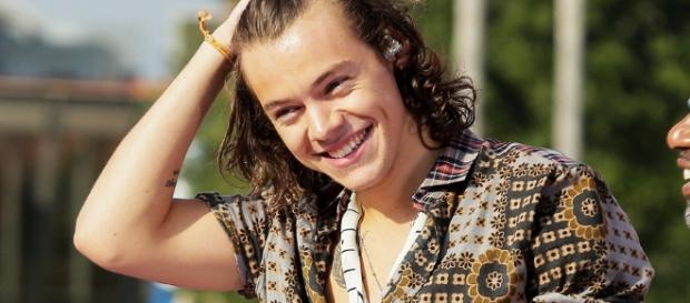Harry Styles' Hair Evolution: Shaggy, Curly, Short Cut, & More ... - billboard.com Harry Styles' Hair Evolution: Shaggy, Curly, Short Cut, & More ... - billboard.com
