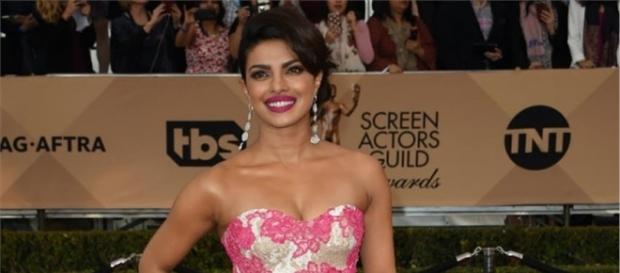 Priyanka Chopra to present award at Oscars 2016, priyanka chopra ... - pinterest.com Priyanka Chopra to present award at Oscars 2016, priyanka chopra ... - pinterest.com