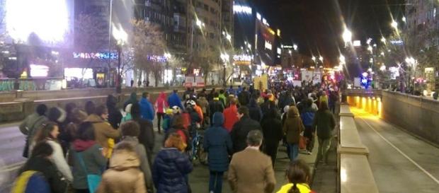 VIDEO Protest impotriva proiectului legii gratierii. 2.000 de ... - hotnews.ro VIDEO Protest impotriva proiectului legii gratierii. 2.000 de ... - hotnews.ro