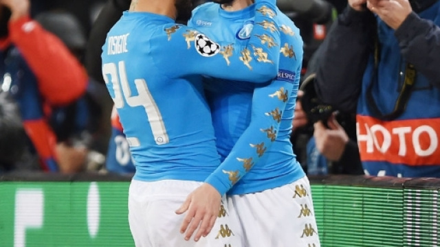 Napoli, ancora dubbi sul futuro di Dries Mertens (qui con Lorenzo Insigne) in azzurro