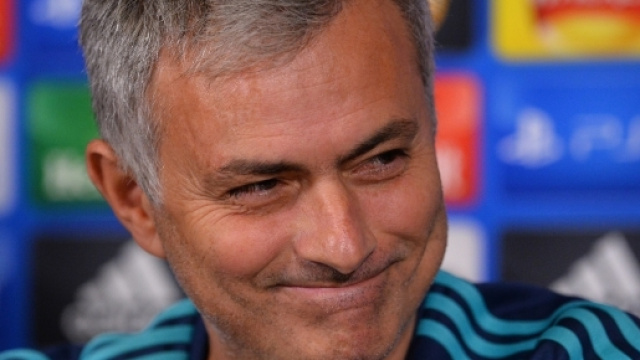 Utd : une énorme enveloppe pour le mercato de Mourinho ? - bfmtv.com