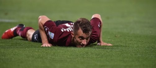 In foto la disperazione di Alfredo Donnarumma attaccante della Salernitana