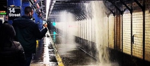 Water Main Break Floods New York City Subway Station - ABC News - go.com