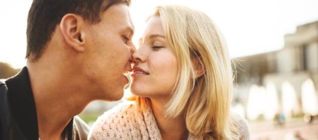 Técnicas para ligar: Las señales sutiles de que una mujer quiere ... - elconfidencial.com Técnicas para ligar: Las señales sutiles de que una mujer quiere ... - elconfidencial.com