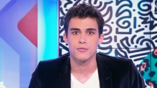 Le Mad Mag : Martial présente sa petite amie (Vidéo) | melty - melty.fr