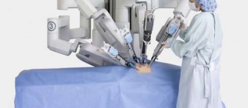 Tecnologia robotica. Prima clinica a Milano.