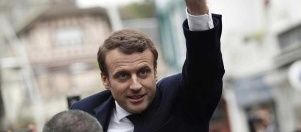 Com Macron, França permanece na União Europeia Com Macron, França permanece na União Europeia