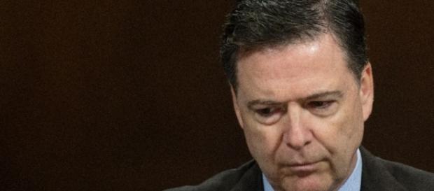 Donald Trump vire le patron du FBI James Comey (matiastanea.gr) Donald Trump vire le patron du FBI James Comey (matiastanea.gr)