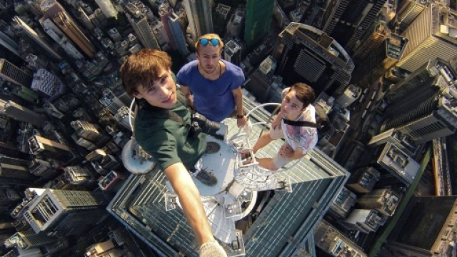 La pericolosa tendenza dei Selfie Estremi che spopola tra i giovani per ricevere sempre pi&ugrave; like