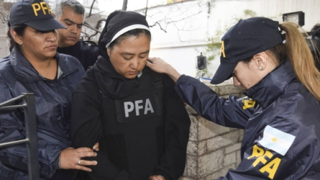 Pedofilia. Suor Komiko prima del procesoo