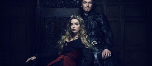 Henry and Lizzie stand side-by-side in 'The White Princess' [Image via Blasting News Library]