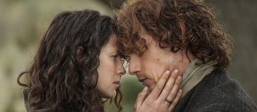 Sam Heughan & Caitriona Balfe finally revealed the truth once and for all in recent photo. (via Blasting News library)