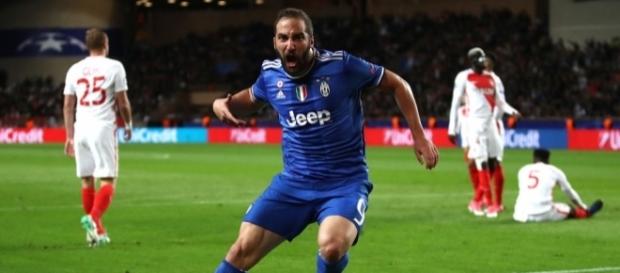 Higuaín foi o herói da Juventus na 1.ª mão Higuaín foi o herói da Juventus na 1.ª mão